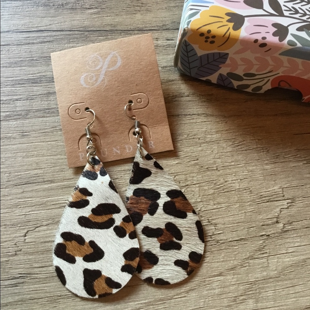 Plunder Design Leopard Earrings NWT